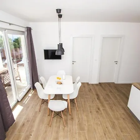 In With Terrace, Air Conditioning, Wifi, Dishwasher, Pool 4932-3 Apartment Vodice