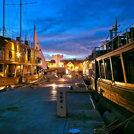 In With Terrace, Air Conditioning, Wifi, Dishwasher, Pool 4932-3 *