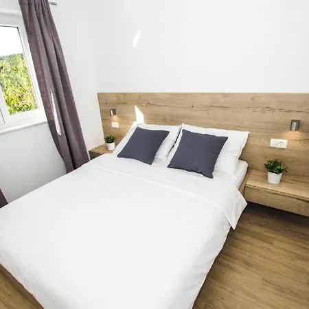 Apartment In With Terrace, Air Conditioning, Wifi, Dishwasher, Pool 4932-3 *