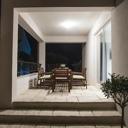 In With Terrace, Air Conditioning, Wifi, Dishwasher, Pool 4932-3 Vodice