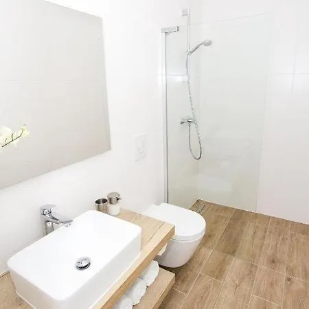 Apartment In With Terrace, Air Conditioning, Wifi, Dishwasher, Pool 4932-3 Vodice