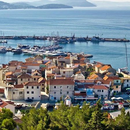 Apartment In With Terrace, Air Conditioning, Wifi, Dishwasher, Pool 4932-3 Vodice