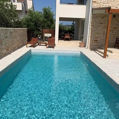 In With Terrace, Air Conditioning, Wifi, Dishwasher, Pool 4932-3