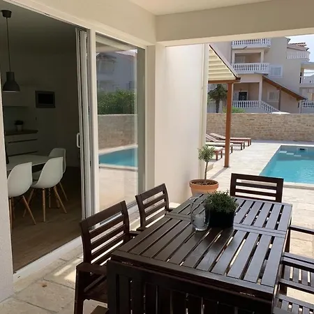 Appartamento In With Terrace, Air Conditioning, Wifi, Dishwasher, Pool 4932-3 *