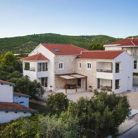 In With Terrace, Air Conditioning, Wifi, Dishwasher, Pool 4932-3