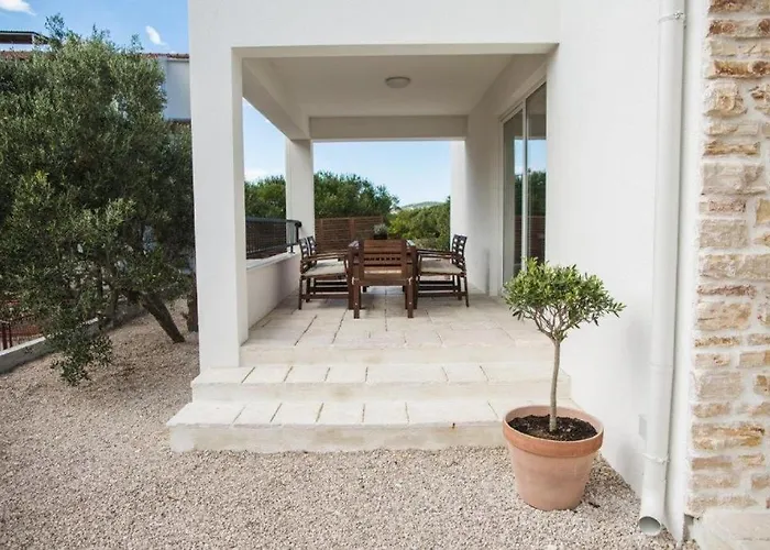 In With Terrace, Air Conditioning, Wifi, Dishwasher, Pool 4932-3 アパート