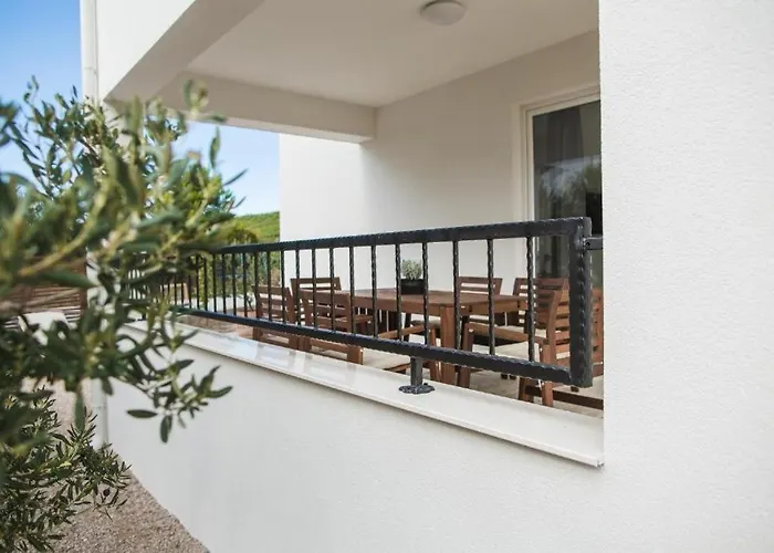 In With Terrace, Air Conditioning, Wifi, Dishwasher, Pool 4932-3 Vodice