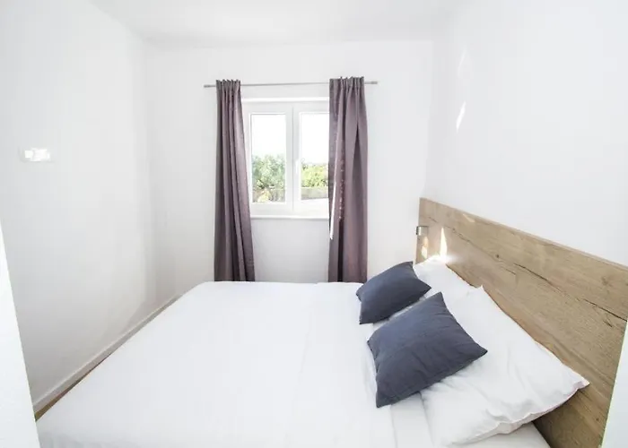 In With Terrace, Air Conditioning, Wifi, Dishwasher, Pool 4932-3 アパート *